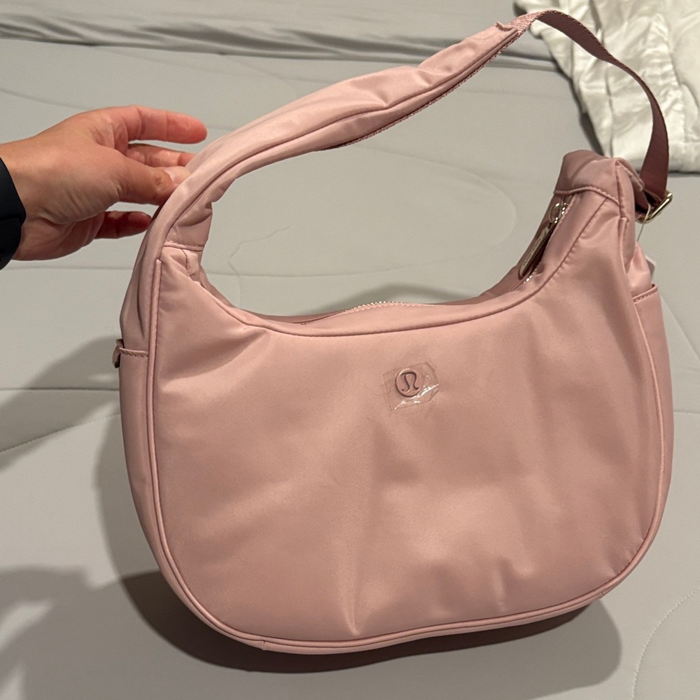 NWT Lululemon city essentials shoulder bag 4L pink haze